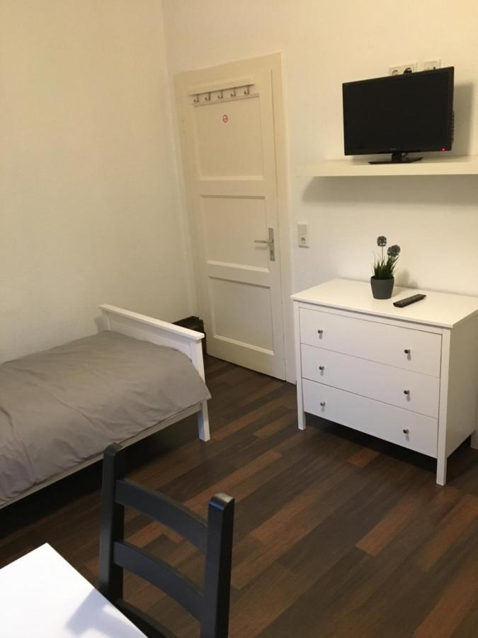 Zum armen Mann Bed and Breakfast Düsseldorf Buitenkant foto