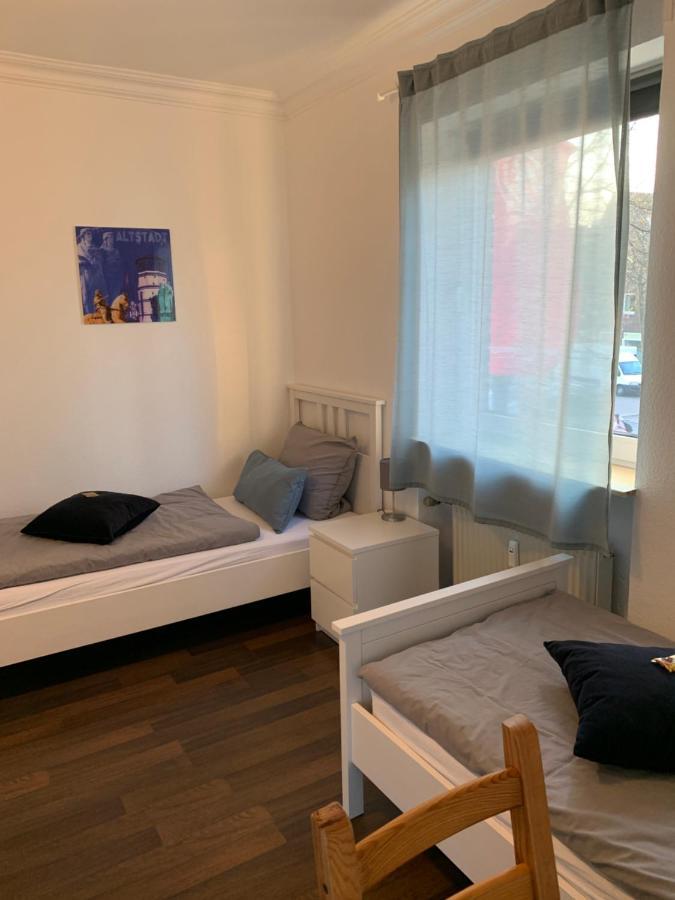 Zum armen Mann Bed and Breakfast Düsseldorf Buitenkant foto