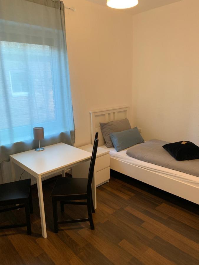 Zum armen Mann Bed and Breakfast Düsseldorf Buitenkant foto