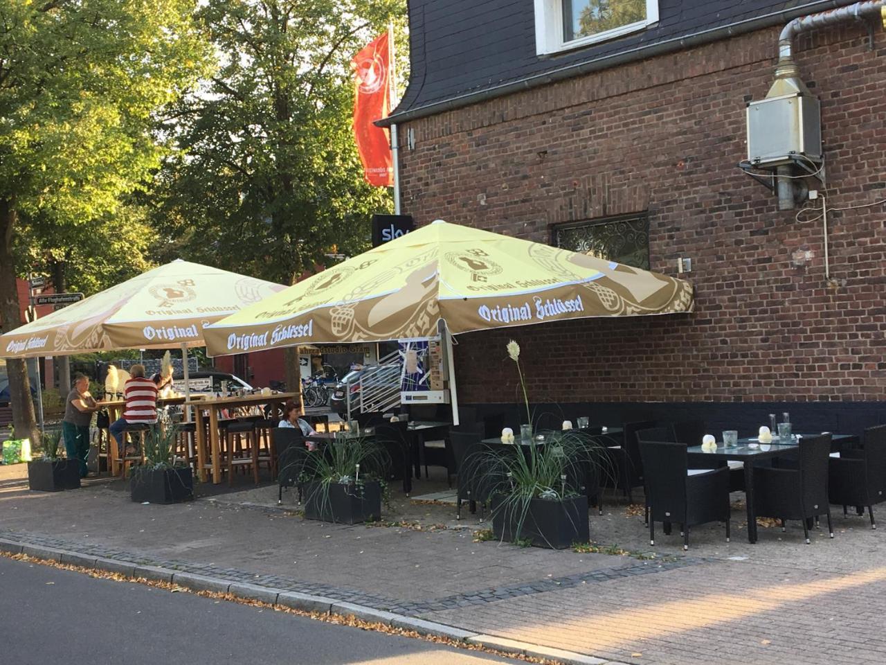 Zum armen Mann Bed and Breakfast Düsseldorf Buitenkant foto