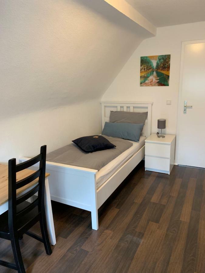 Zum armen Mann Bed and Breakfast Düsseldorf Buitenkant foto